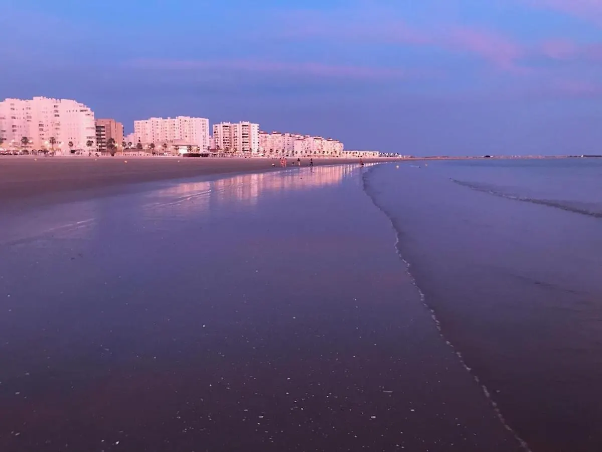 Apartamento Casa con jardín privado a 300 metros de la playa, piscina El Puerto de Santa María