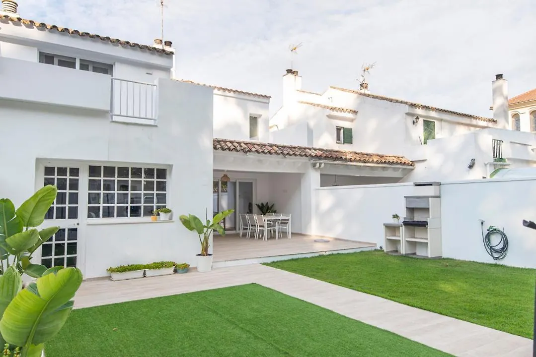Apartamento Casa con jardín privado a 300 metros de la playa, piscina El Puerto de Santa María 0*,  España