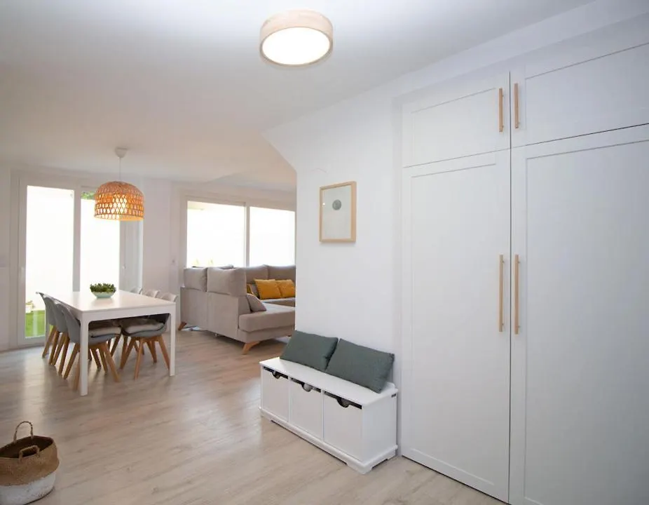 Apartamento Casa con jardín privado a 300 metros de la playa, piscina El Puerto de Santa María 0*,  España