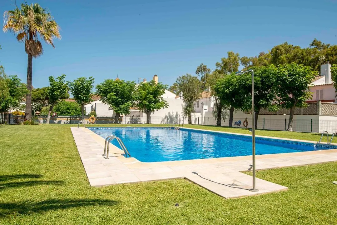 Apartamento Casa con jardín privado a 300 metros de la playa, piscina El Puerto de Santa María 0*,  España